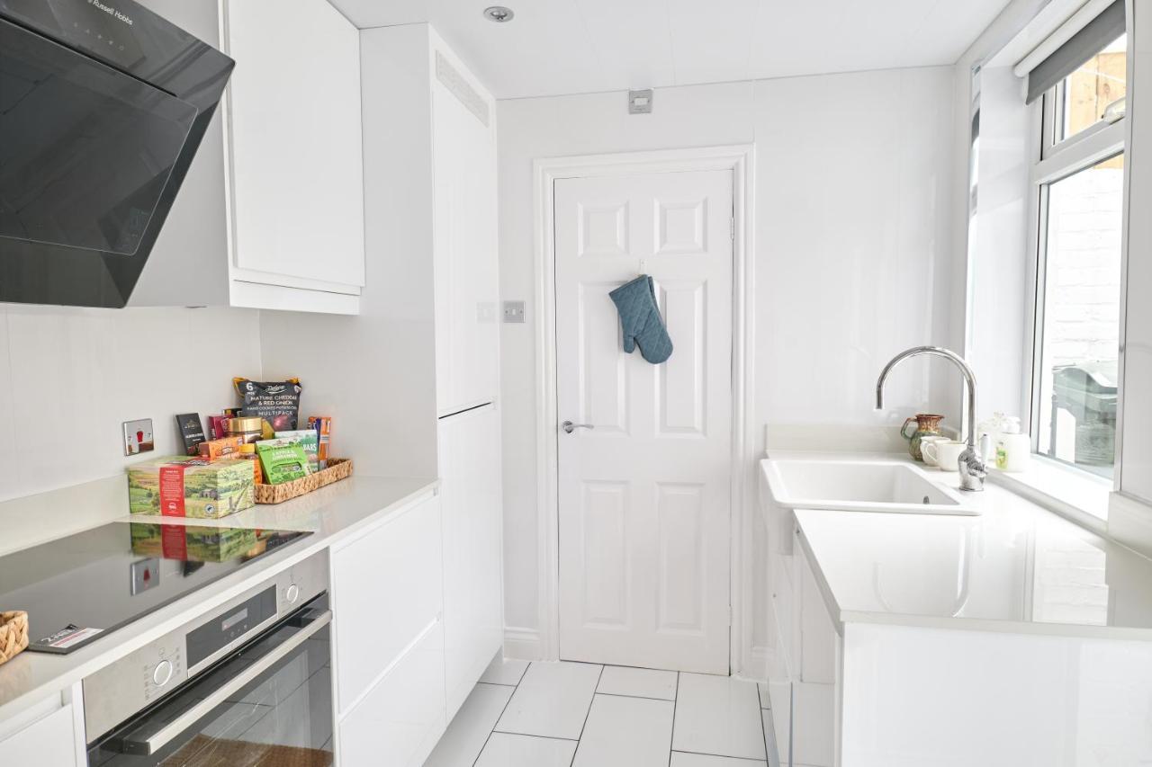 Super Stylish Flat Very Close To Freeman Hospital! Apartment