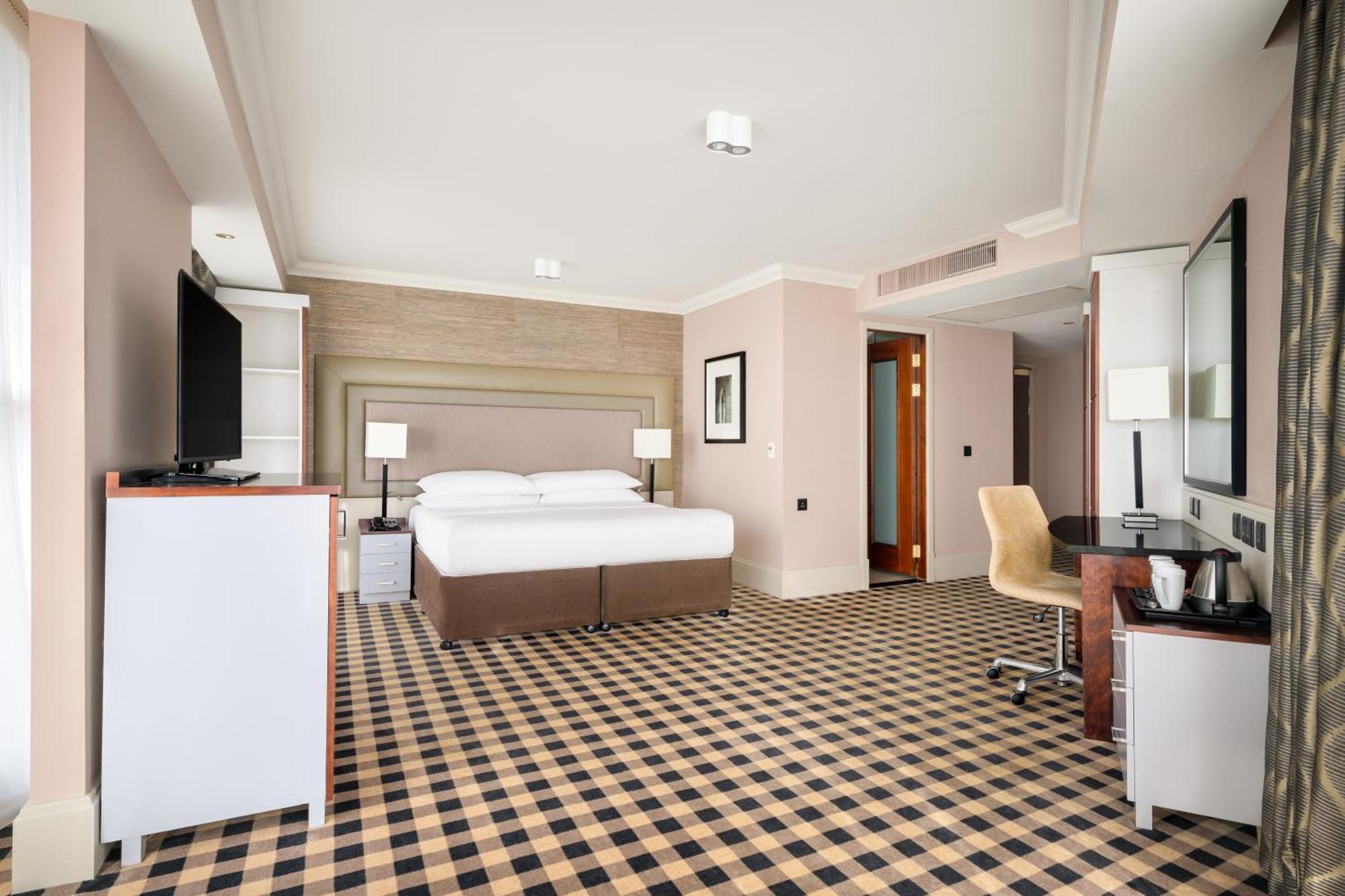 Doubletree By Hilton International Airport