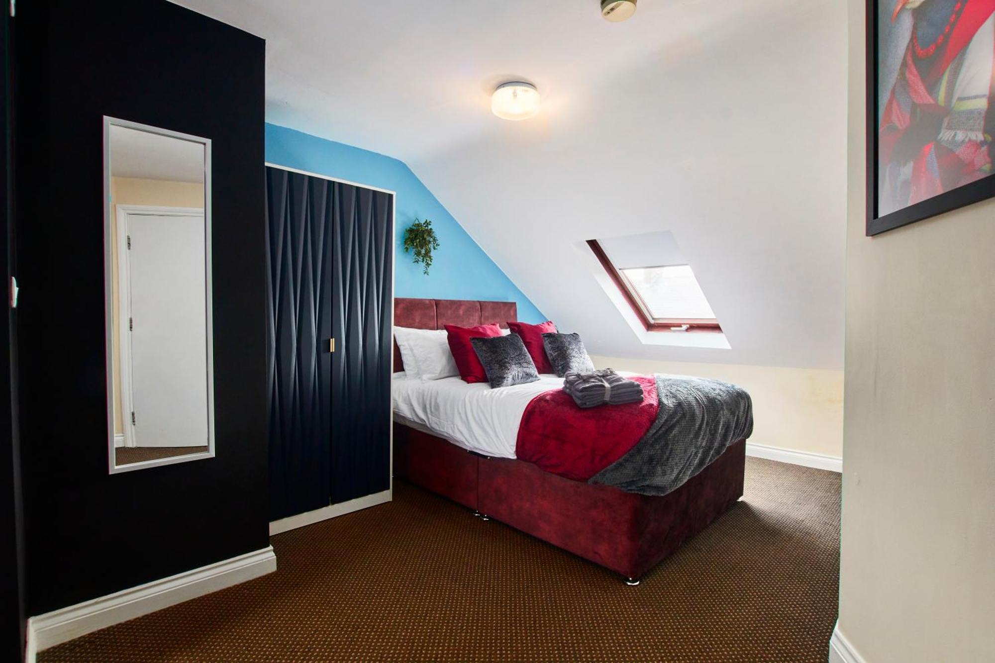 30 Percent Off - Lovely 4 Bed In Apartment Newcastle upon Tyne