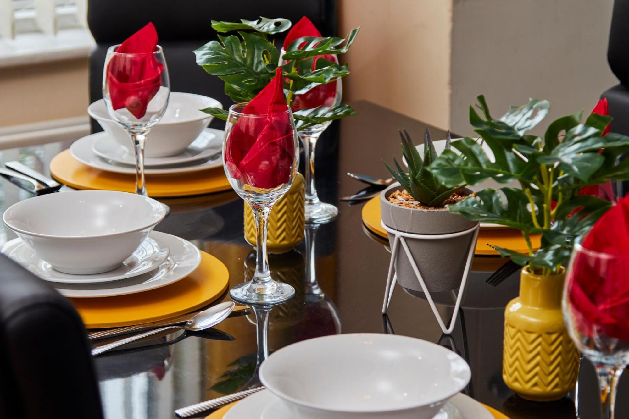 30 Percent Off - Lovely 4 Bed In Apartment Newcastle upon Tyne