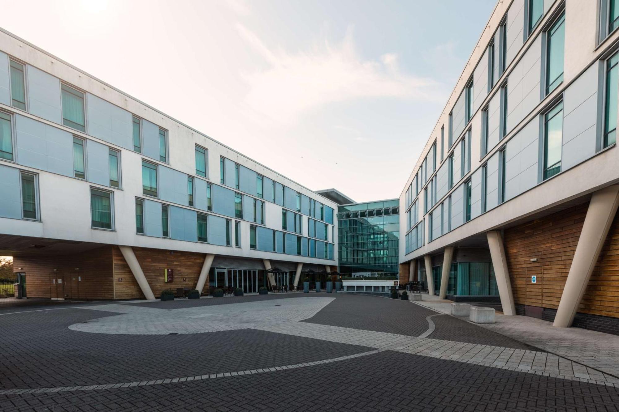 Hotel Doubletree By Hilton International Airport