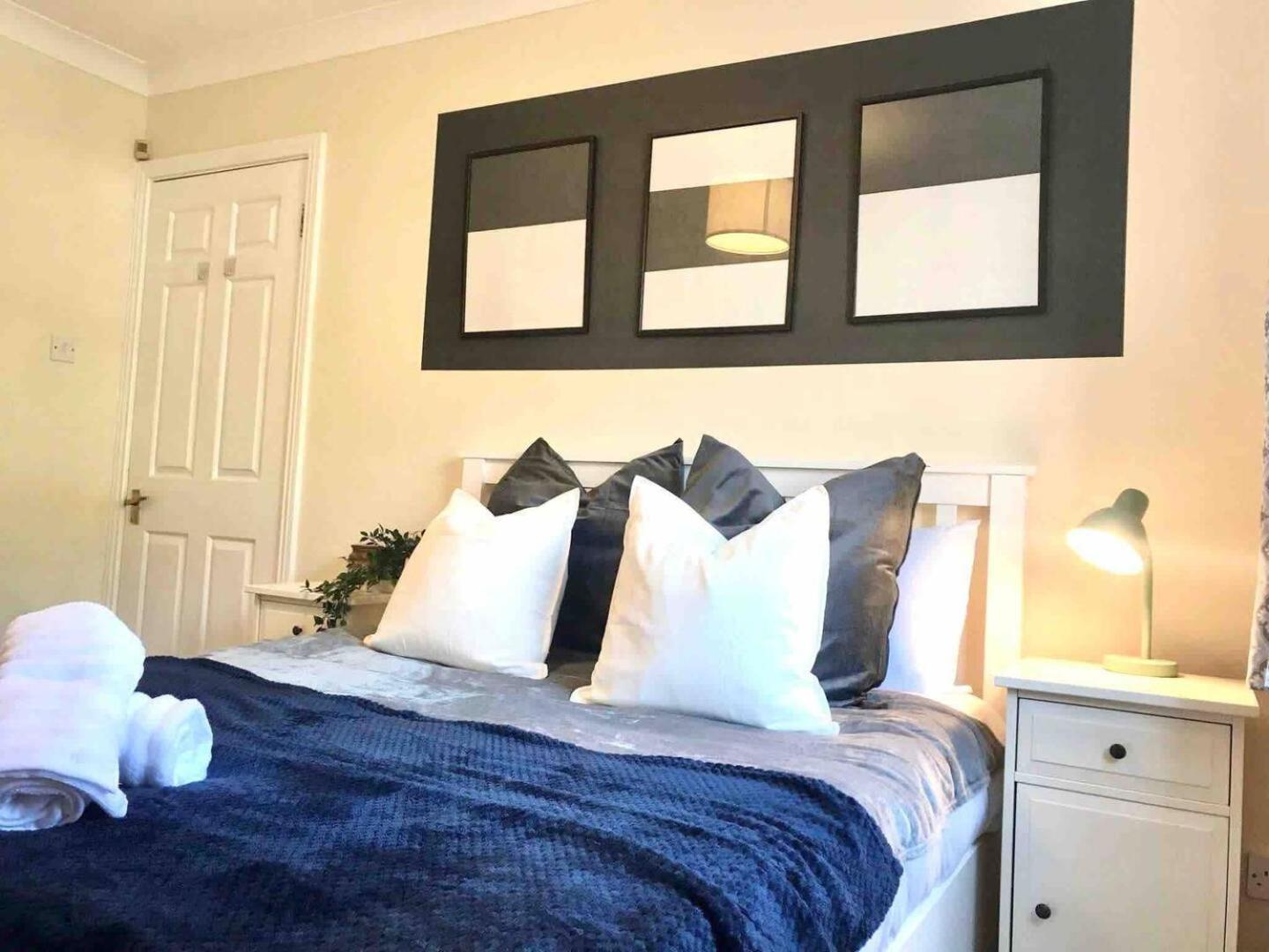 Free Parking, Centre,quiet,netflix Holiday home