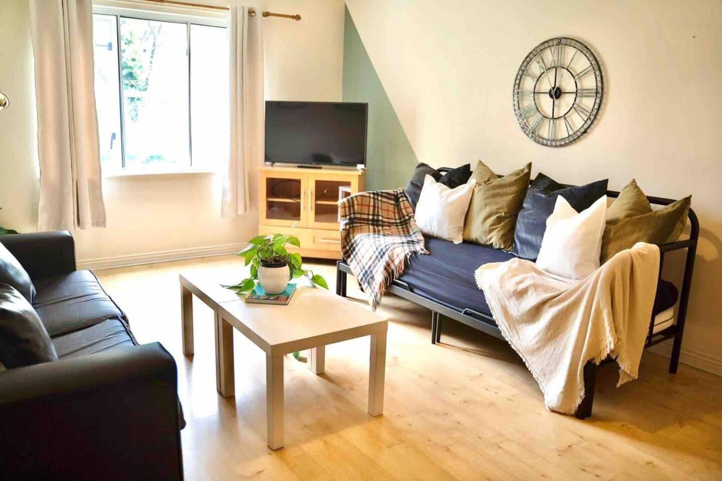 Free Parking, Centre,quiet,netflix Holiday home