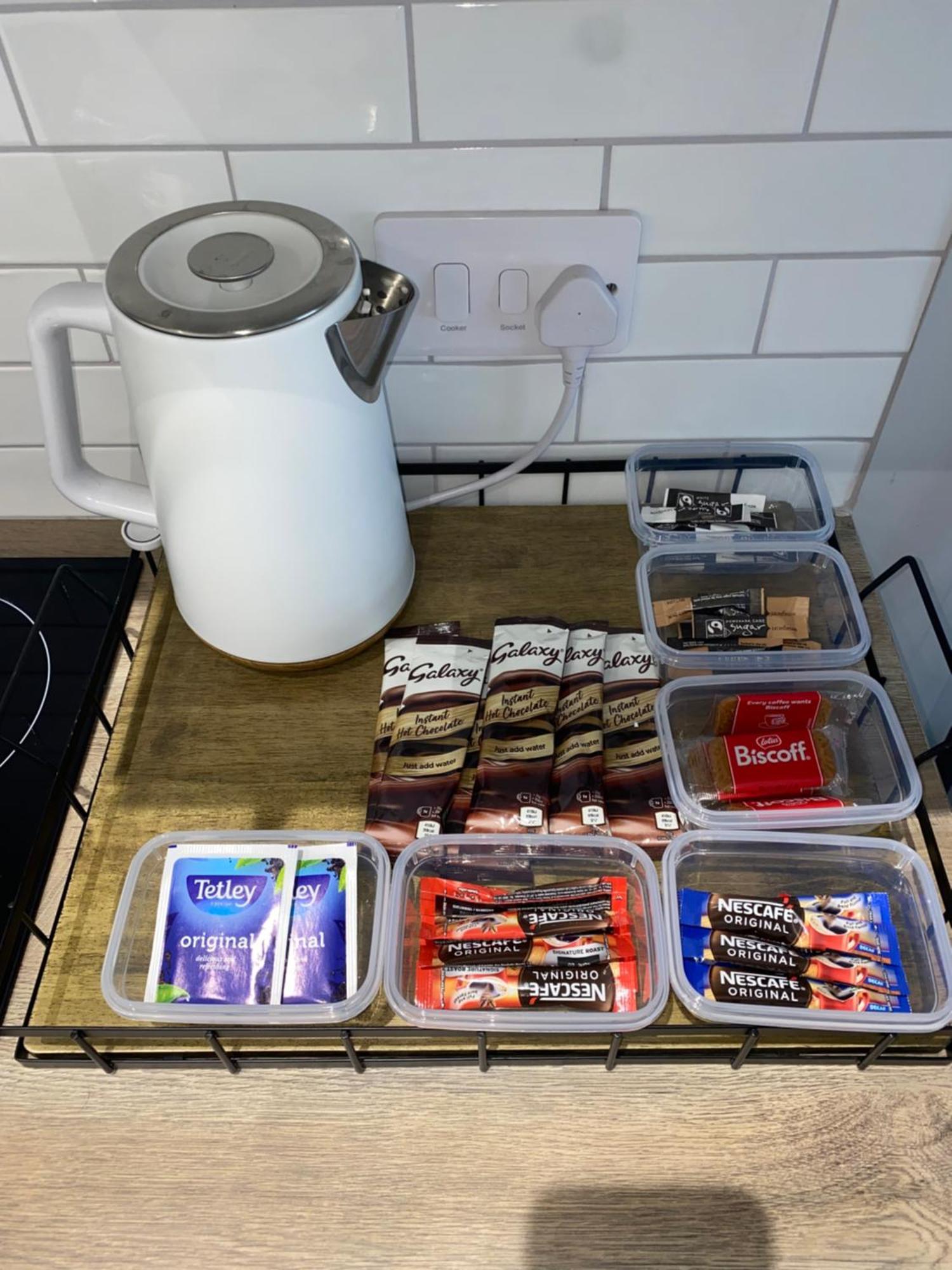 Apartment S Hot Tub 1 Mile From City Centre Sleeps 6 Free Parking And Wi-fi Busy High Street *