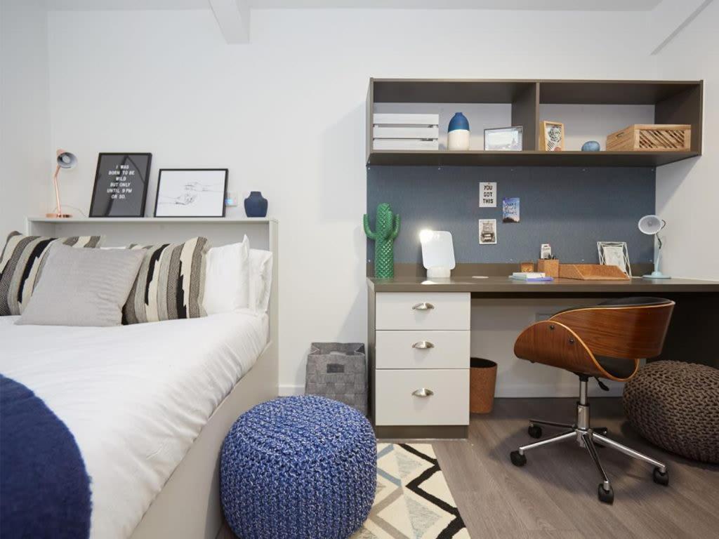 Market House In Apartment *