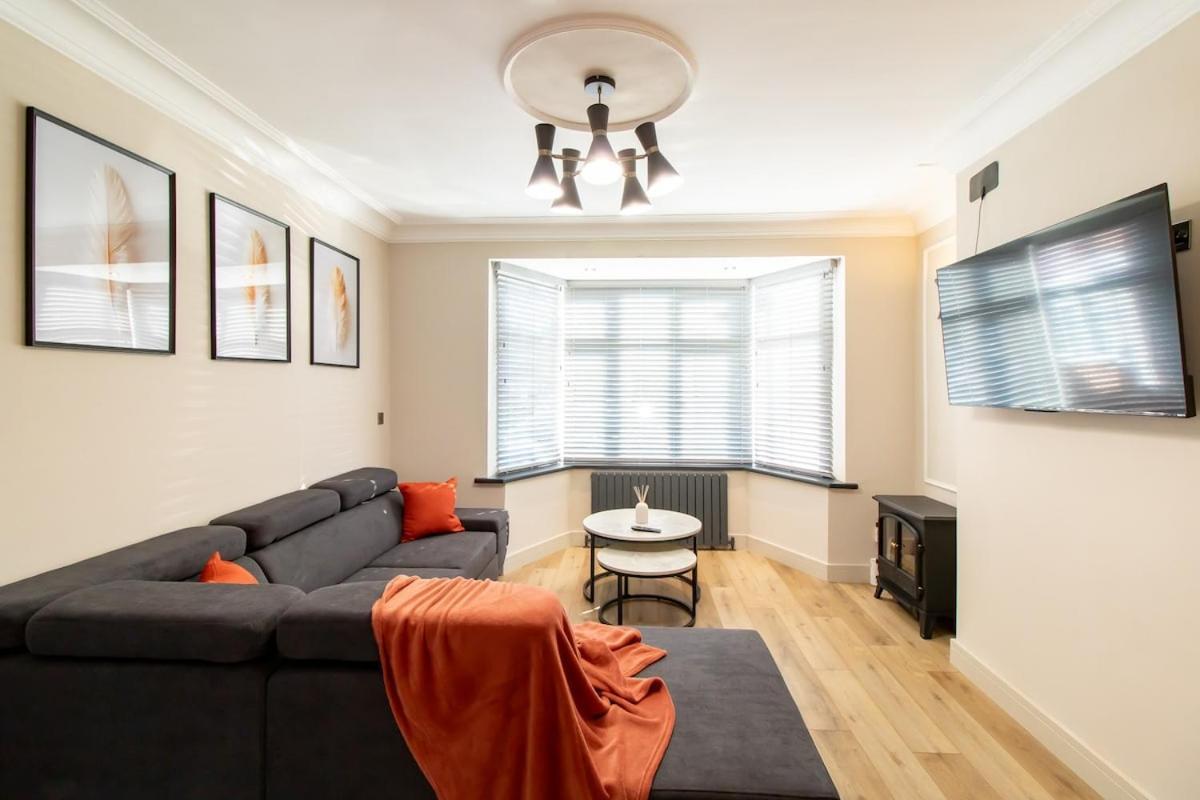 Luna Apartment-3bed Sleeps 6 - Familycontractors Holiday home