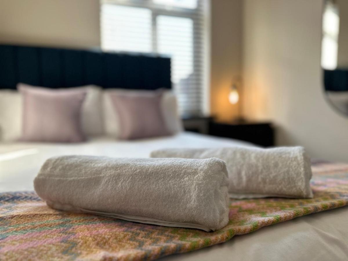 Luna Apartment-3bed Sleeps 6 - Familycontractors