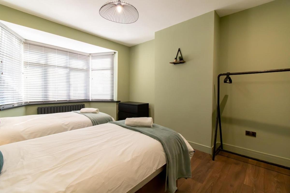 Luna Apartment-3bed Sleeps 6 - Familycontractors Holiday home *