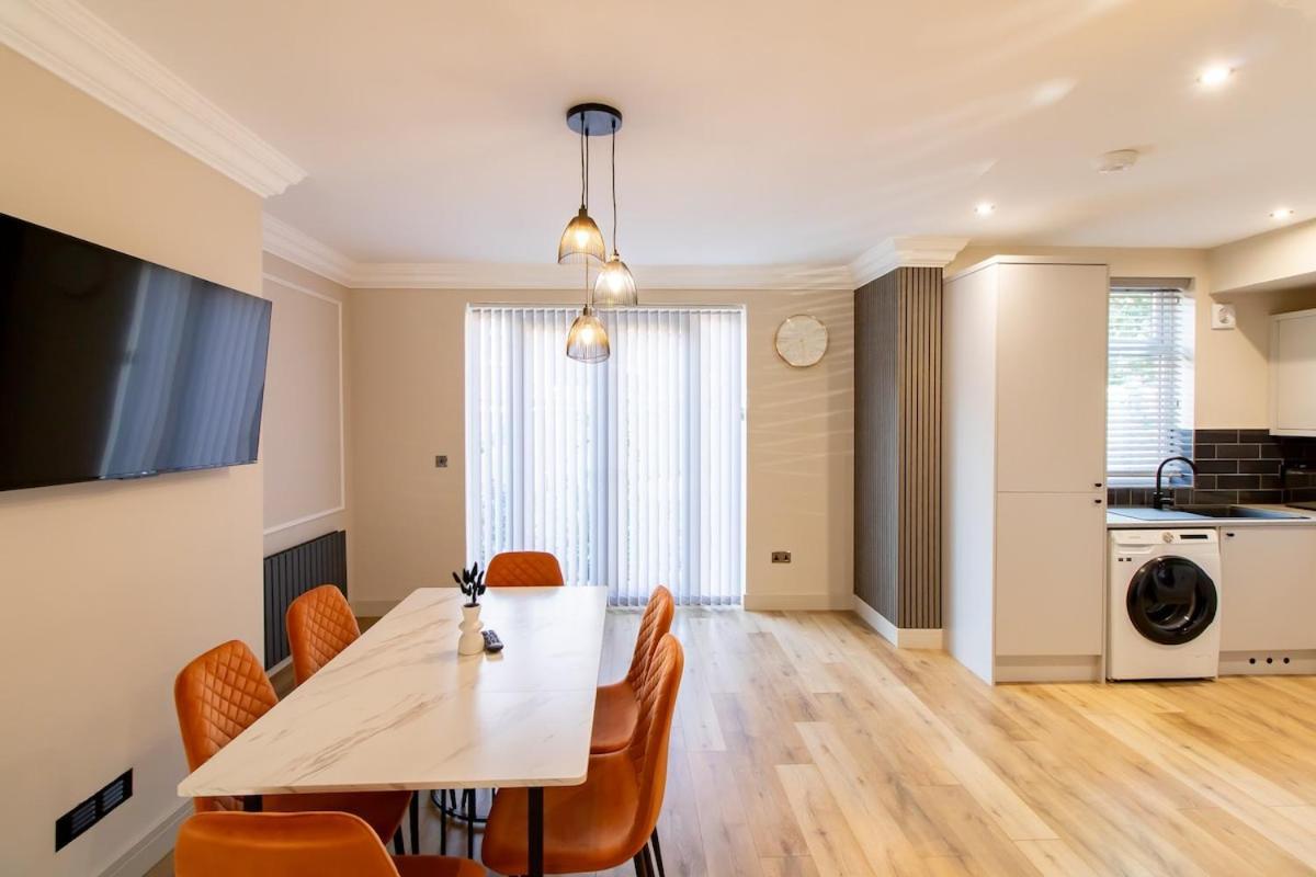 Luna Apartment-3bed Sleeps 6 - Familycontractors Holiday home
