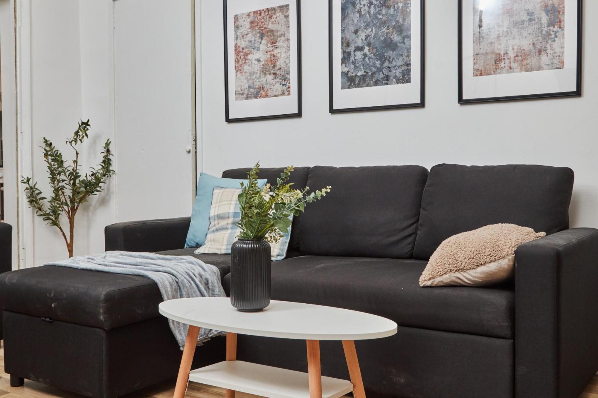 Large Flat Close To The Centre - Sleeps 12 * Newcastle upon Tyne