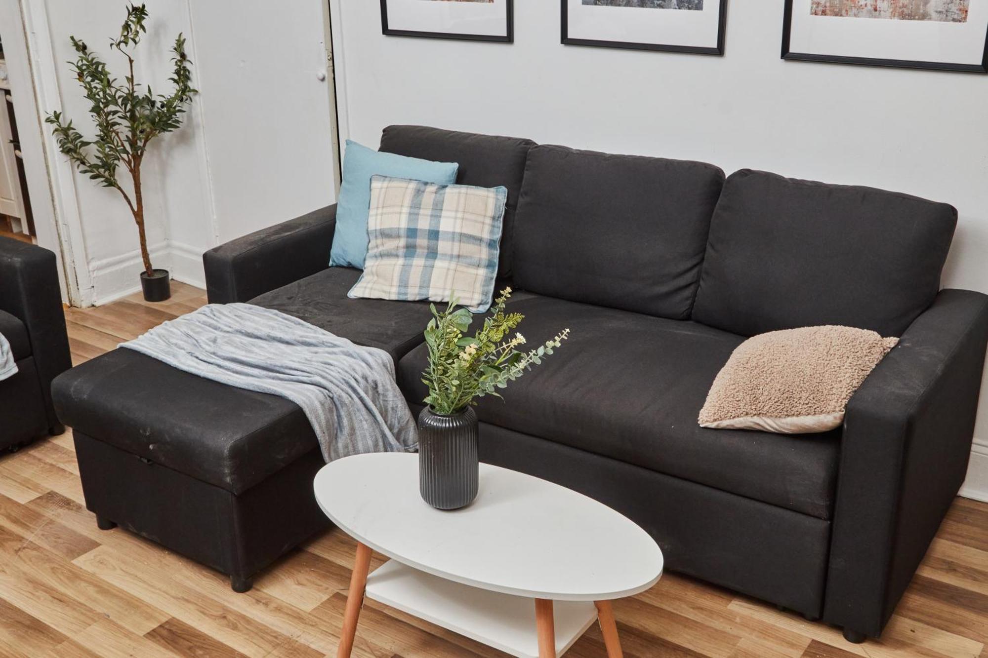 Large Flat Close To The Centre - Sleeps 12 Apartment Newcastle upon Tyne