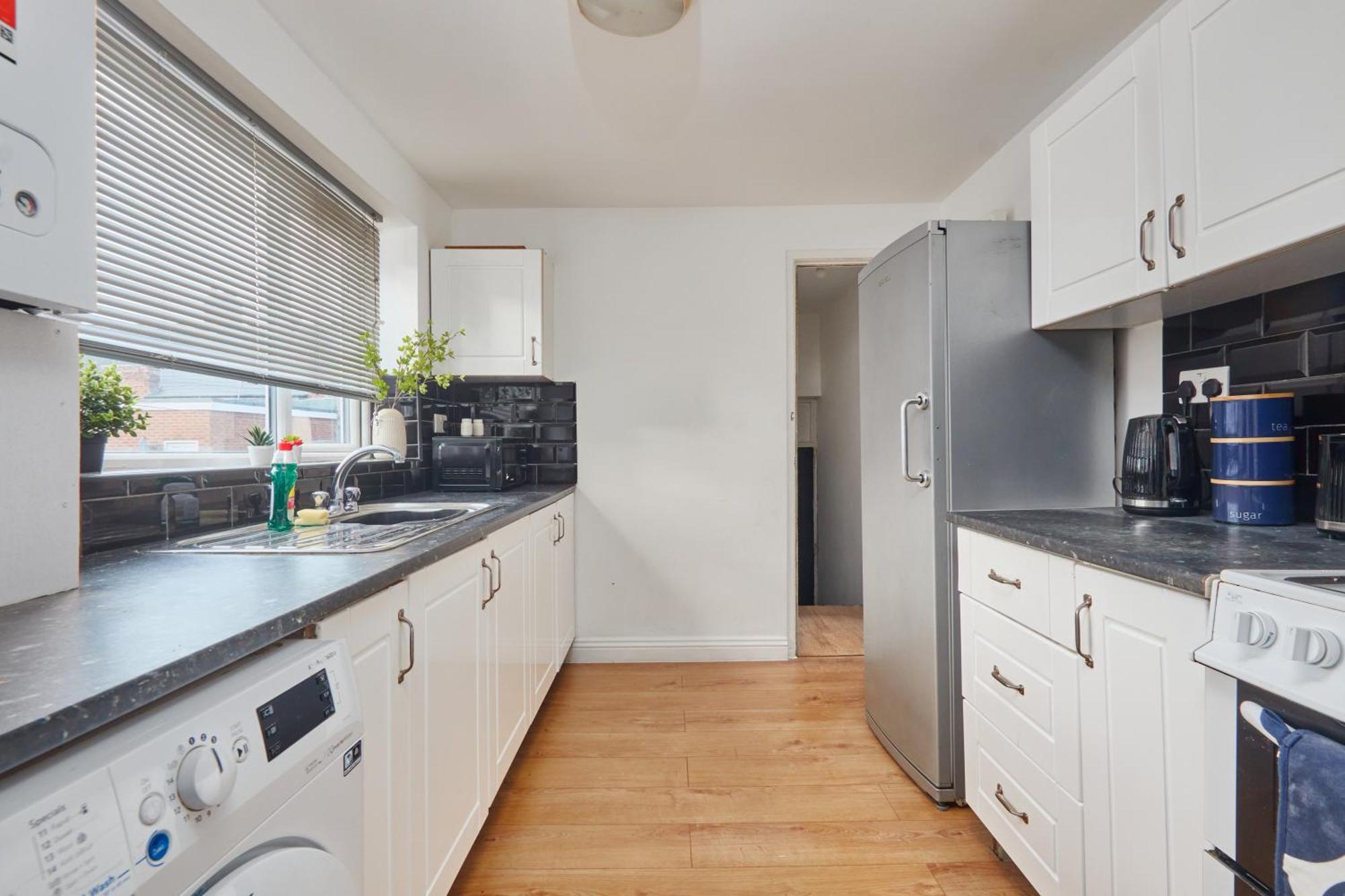 Large Flat Close To The Centre - Sleeps 12 Apartment *