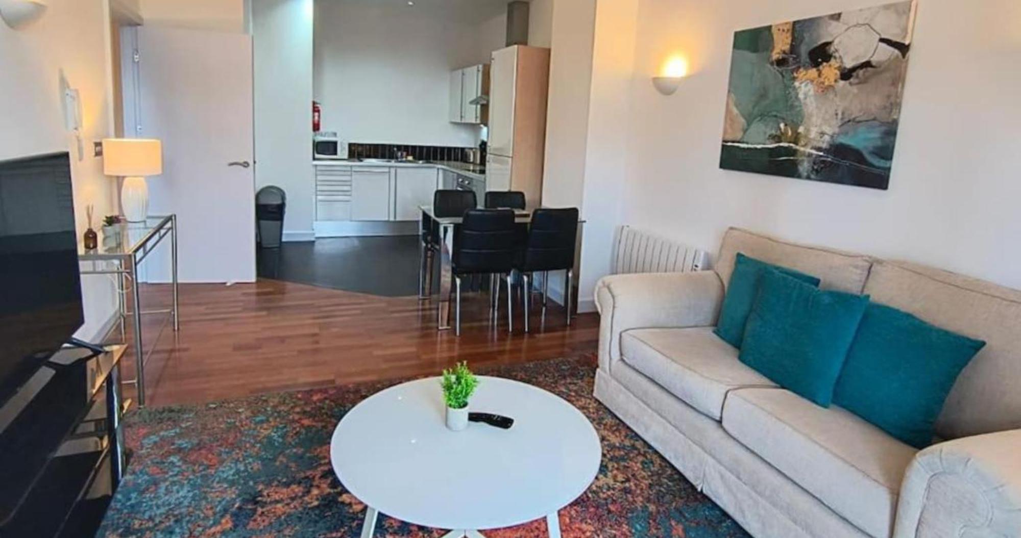 Crown 4a By Week2week Apartment Newcastle upon Tyne