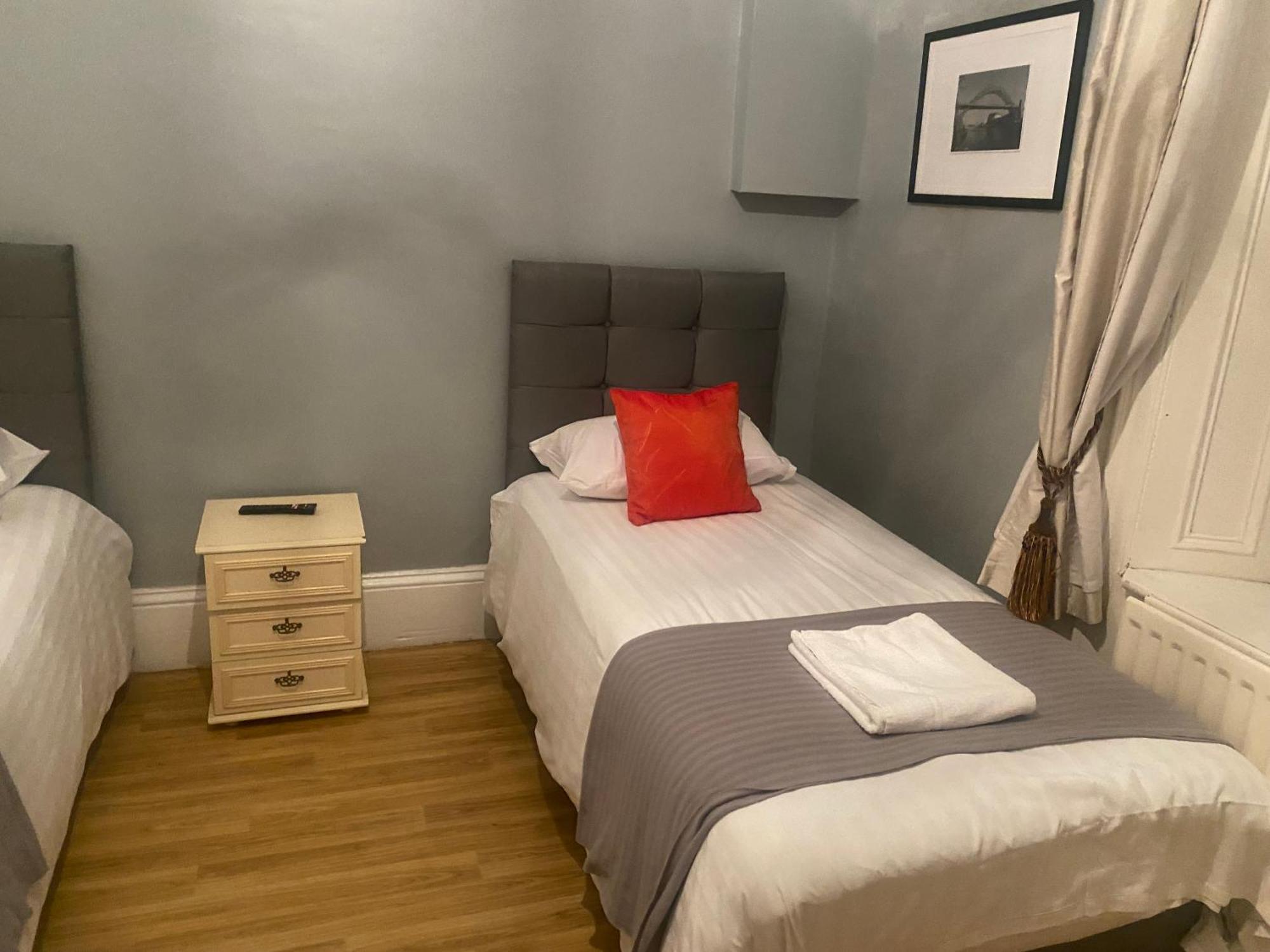 The Clifton 3*