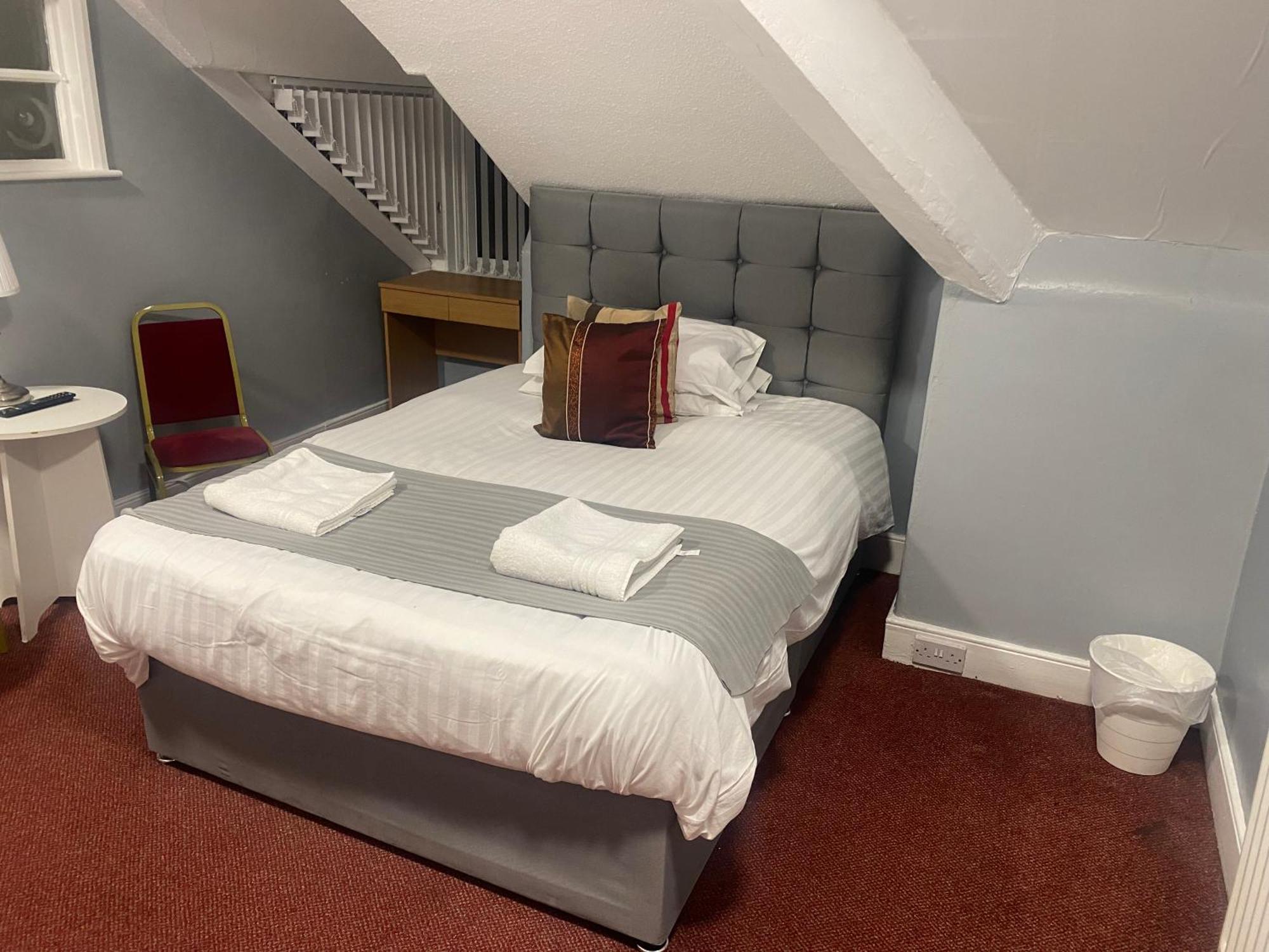 Hotel The Clifton 3*
