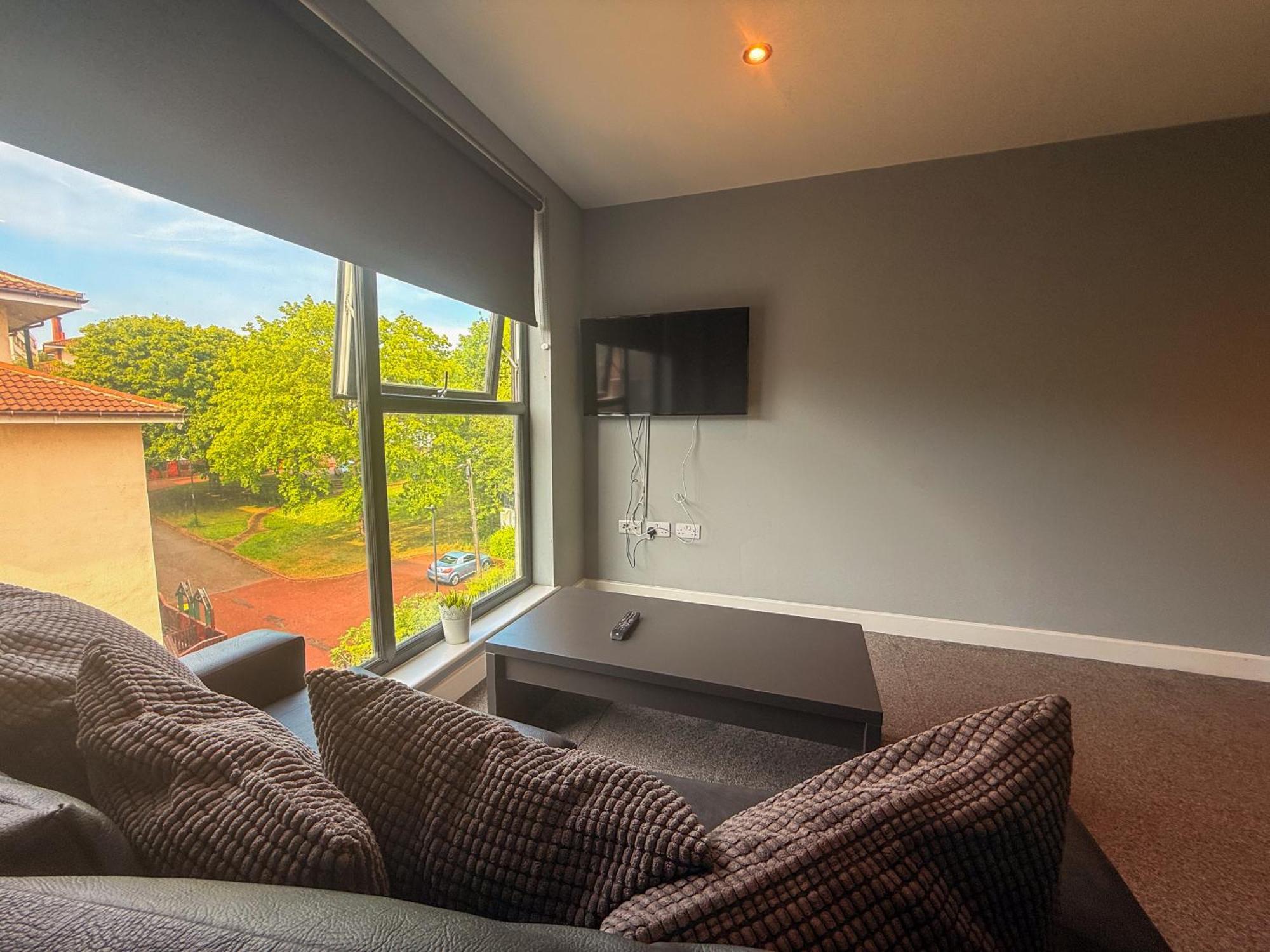 Quayside With Parking Sleeps 2 Apartment *