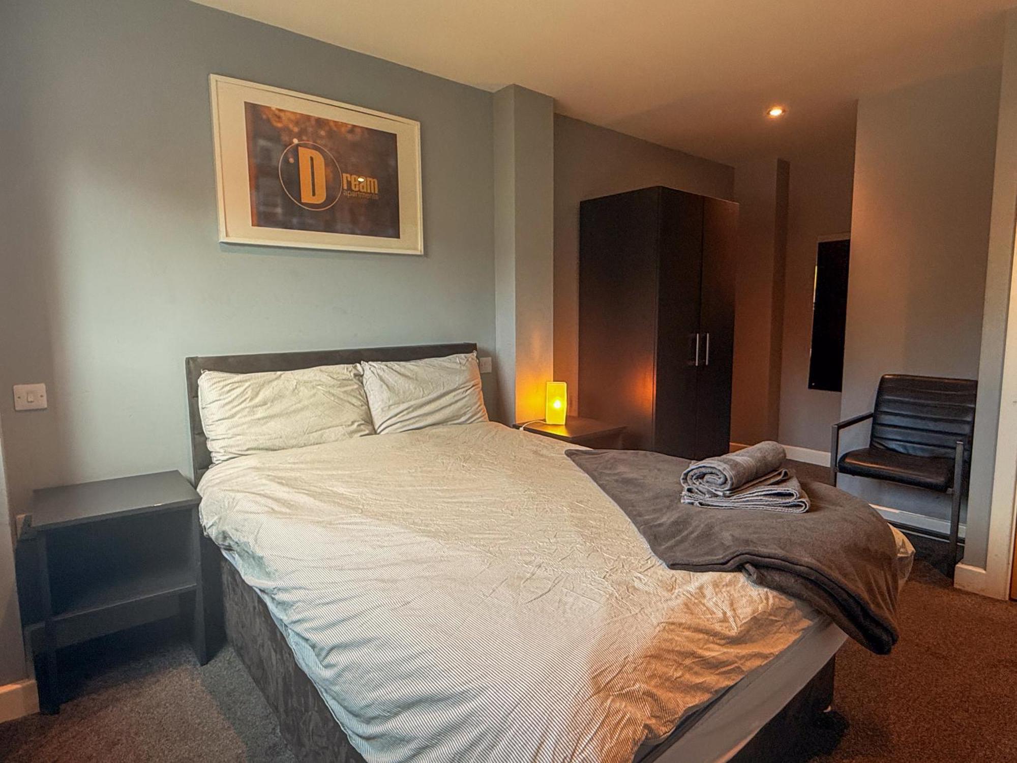 Quayside With Parking Sleeps 2 * Newcastle upon Tyne