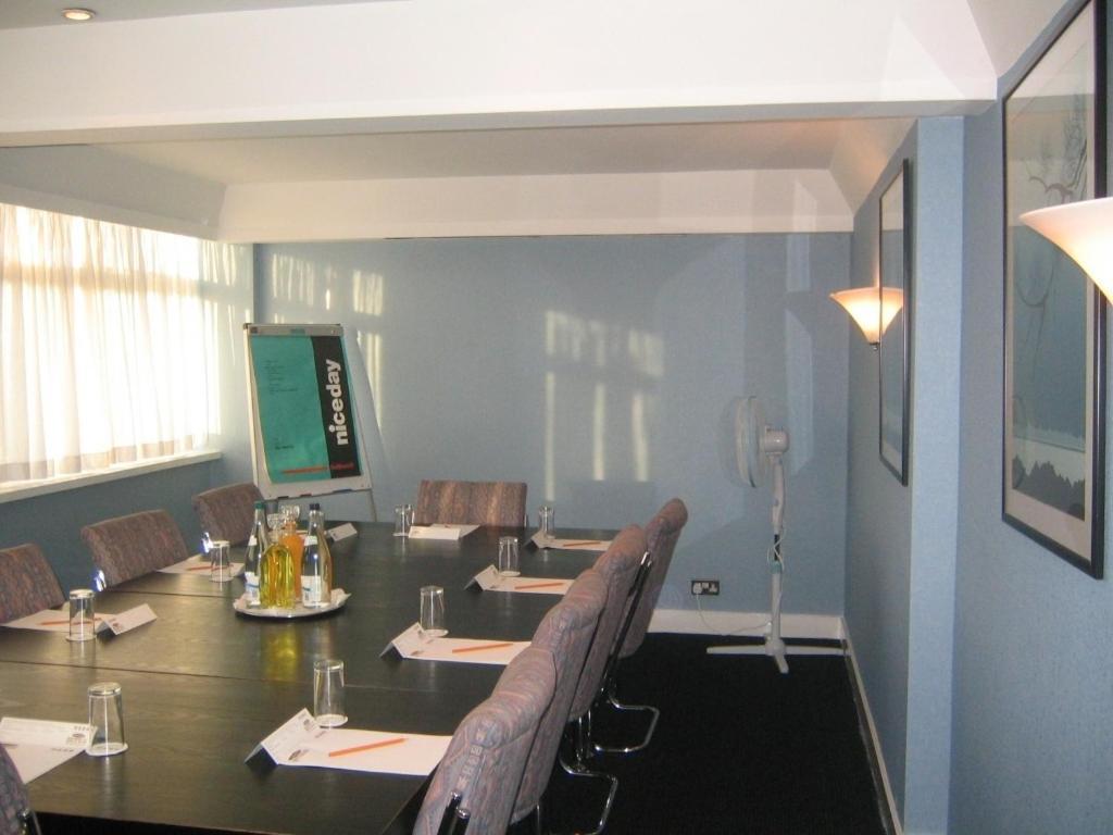 Newgate Hotel 3*