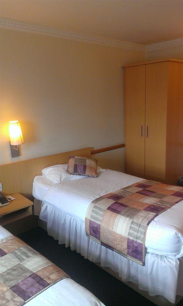 Carlton Hotel