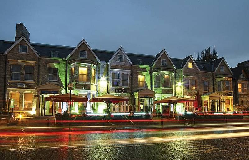 Carlton Hotel 3*
