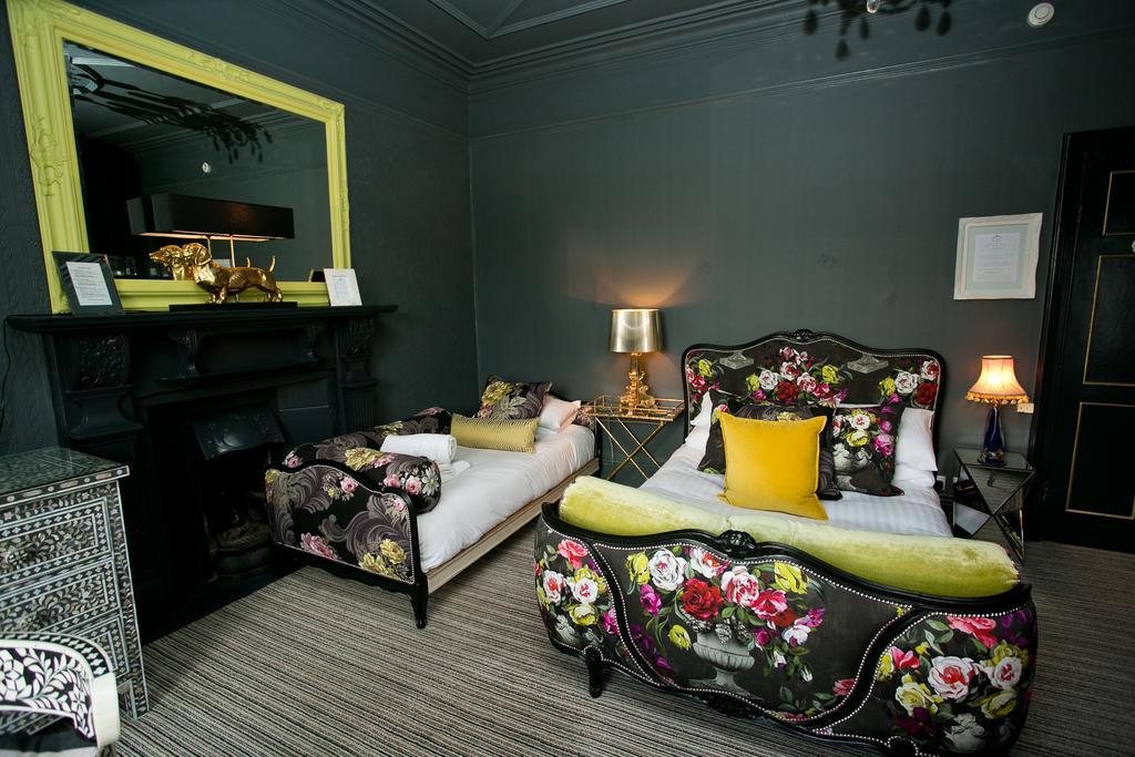 The Rosebery Apartment *
