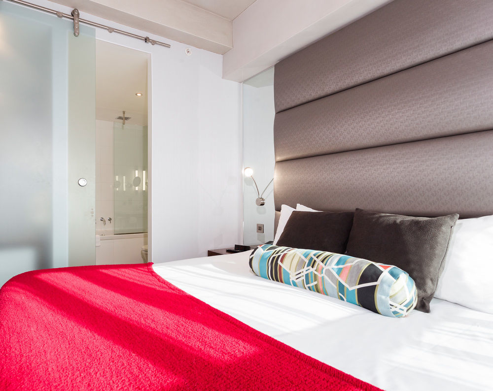 Sandman Signature Hotel