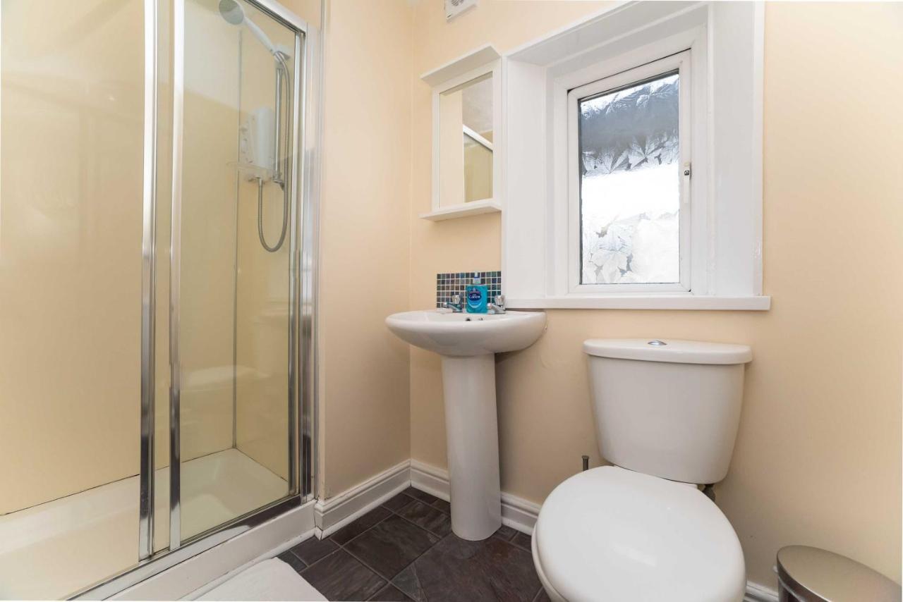 4/5 Bedroom Superior Apt *