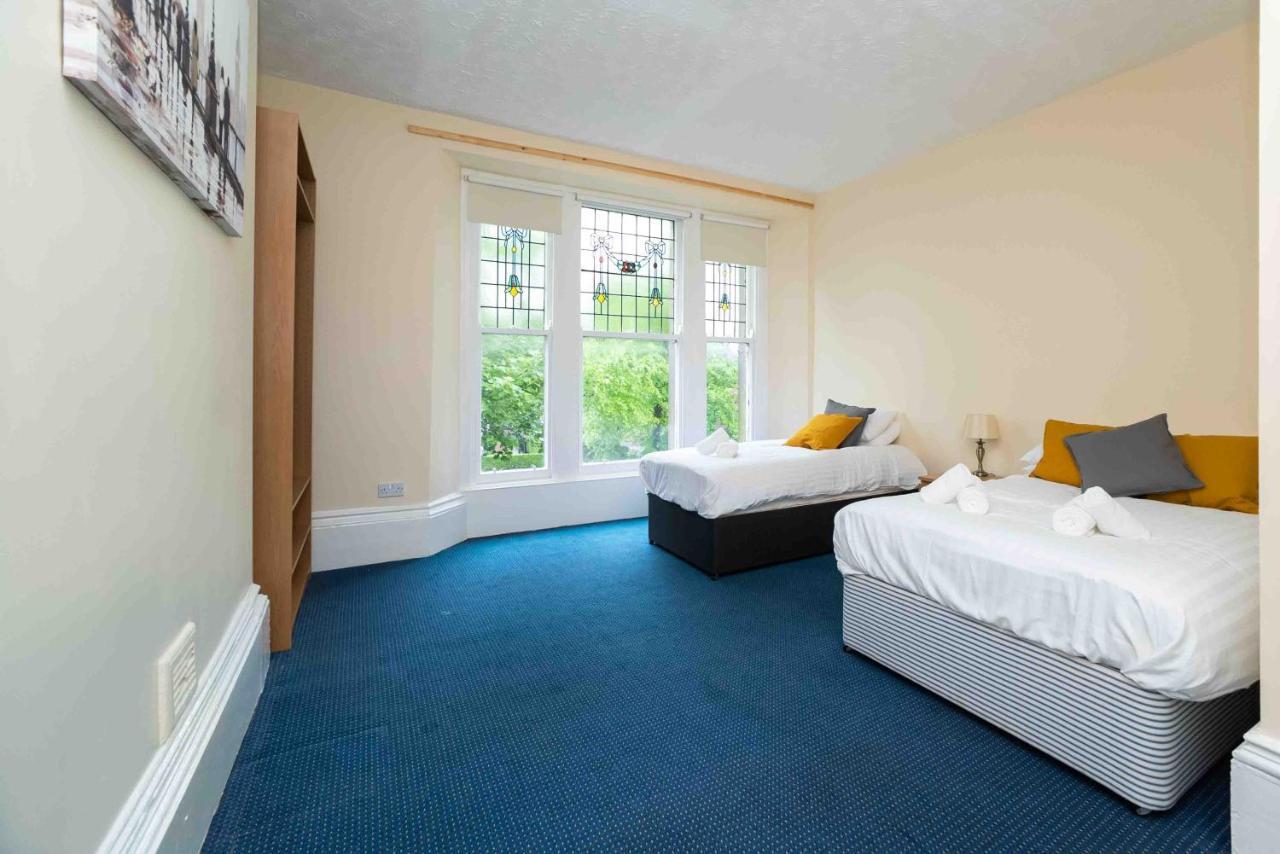 4/5 Bedroom Superior Apt Apartment Newcastle upon Tyne