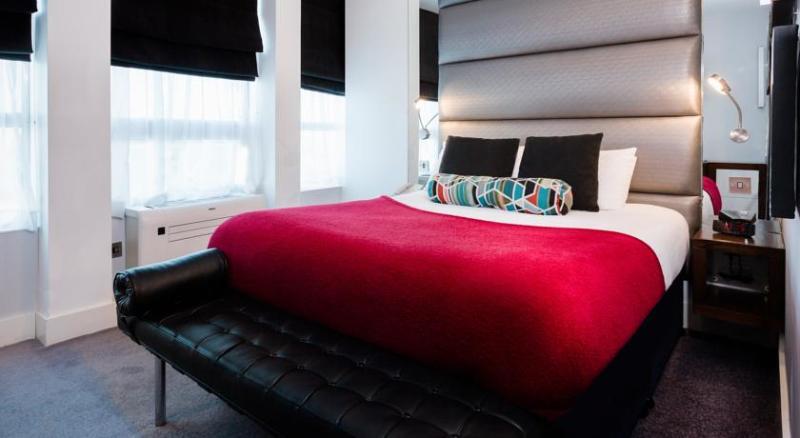 Hotel Sandman Signature 4*