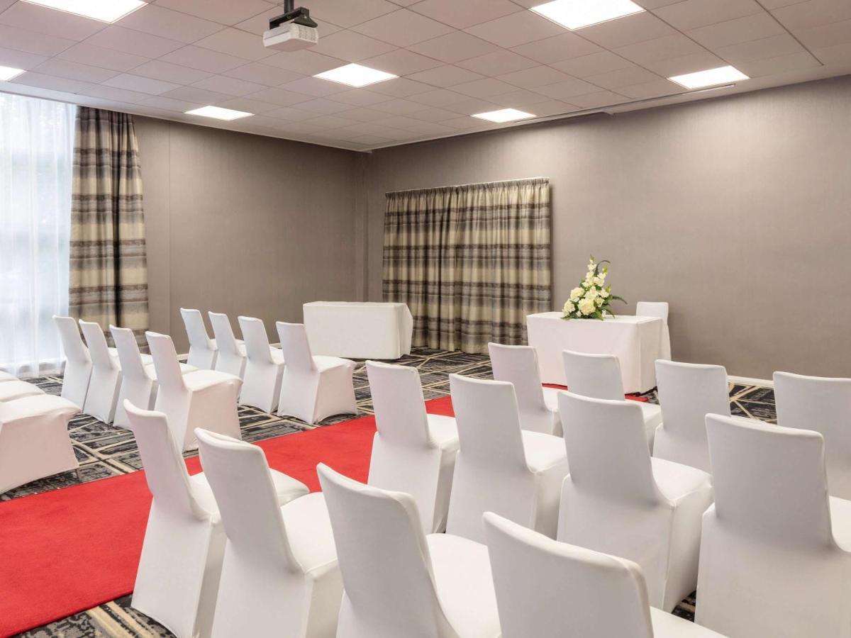 Novotel Airport Hotel 4*