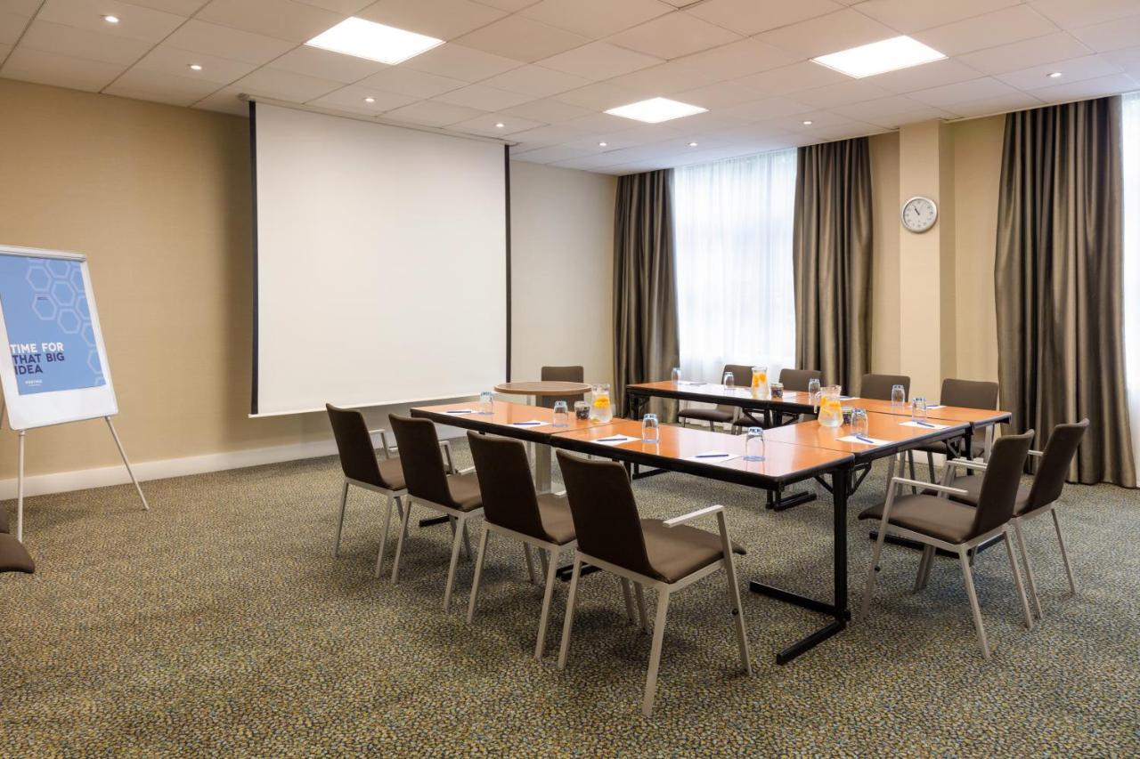 Novotel Airport Hotel 4*