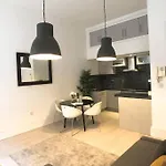 Newcastle 2 Bedroom Serviced City Centre Apartment - Sleeps 6