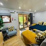 Tropical Style House Near Newcastle City Centre