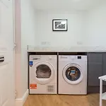 Howick House - Large 3 Bedroom House, Gosforth