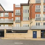 Stunning Flat By Quayside With Balcony!!