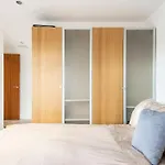 Stunning Flat By Quayside With Balcony!!