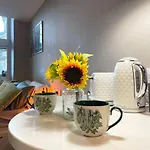 Natural Studio By Hnfc Stays