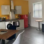 Eazy Apartments