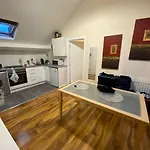 Lovely Room 5 Minute Walk From City Centre