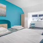 Exquisite 3-Bedroom, Newly Renovated, Sleeps 6