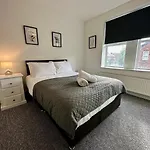 Stylish 3Bed Apartment With Free Parking