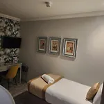 Caledonian Hotel