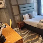 Caledonian Hotel