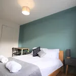 St James House - Charming 3 Bed, 2 Bathrooms, Driveway Parking, Close To Town Centre