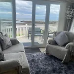 Amazing Holiday Home With Sea Views