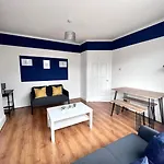 Lovely Apartment Near Newcastle, Driveway, Wifi