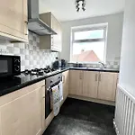 Lovely Apartment Near Newcastle, Driveway, Wifi
