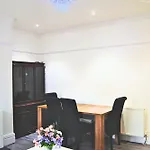 Spacious 4Bed Home Close To Newcastle City Centre