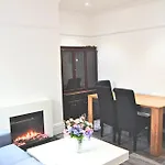Spacious 4Bed Home Close To Newcastle City Centre
