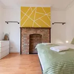 5 Bedrooms Eastbourne-Luna Apartments